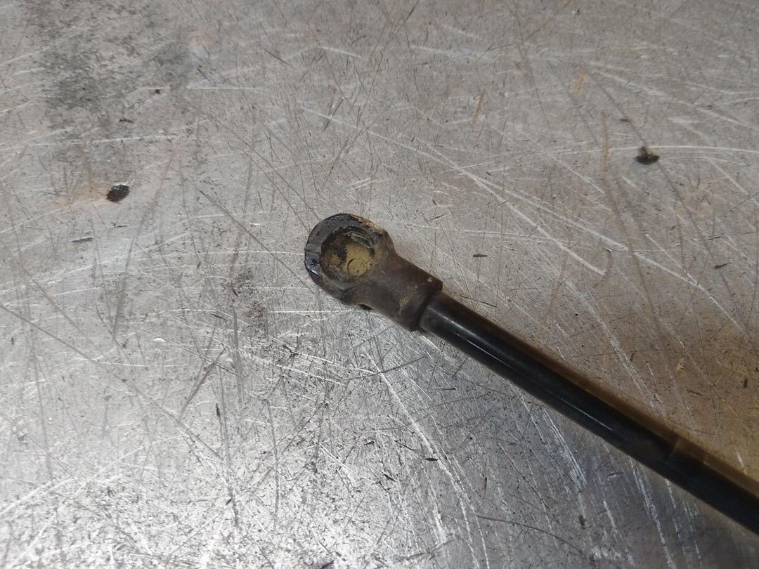 Амортизатор капота 0VH1ZM BMW 5 E39 - Фото 4