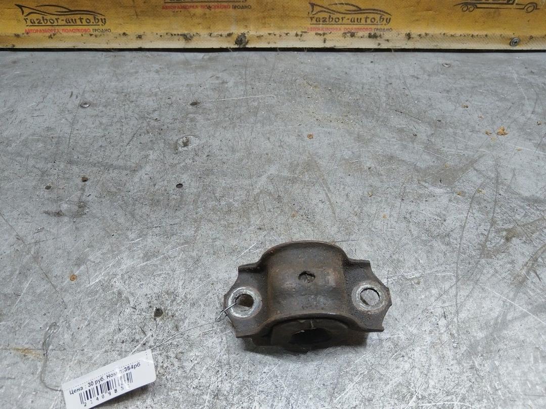 Крепление втулки стабилизатора CHUJE0 Audi 100