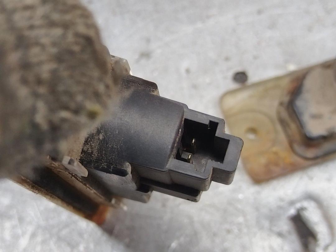 Подсветка номера 2HLXTY Nissan Almera - Фото 3