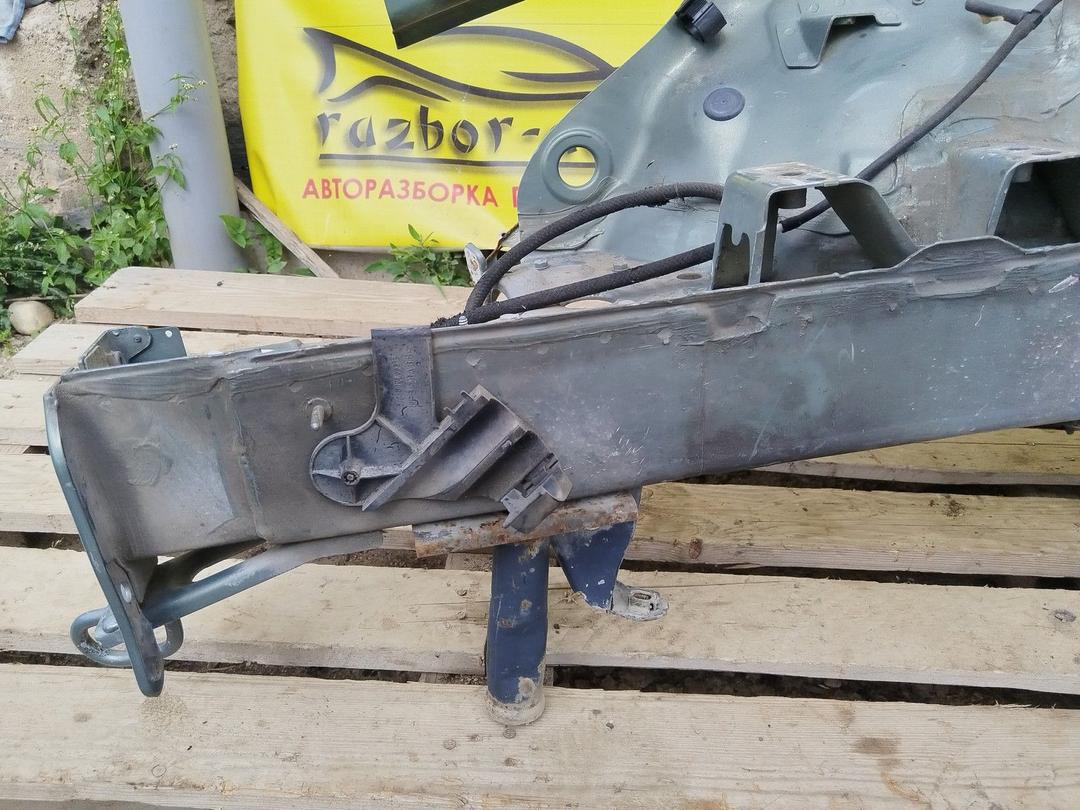 Стойка кузовная передняя правая URUOI9 Skoda Octavia undefined