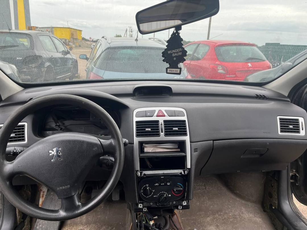 Панель передняя салона (торпедо) SMU26U Peugeot 307