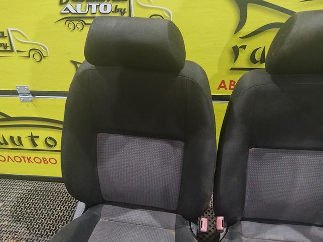 Салон (комплект сидений) 4NV0DV Volkswagen Golf купить на авторазборке