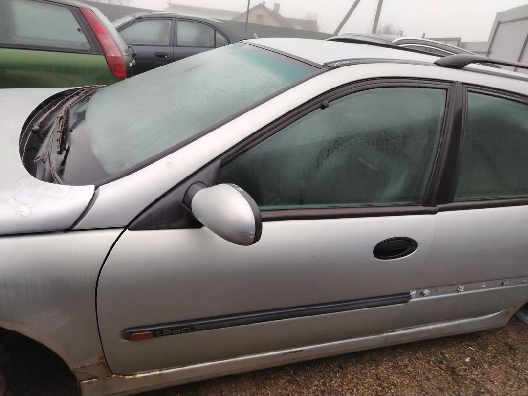 Молдинг двери передней левой IU88KB Renault Laguna