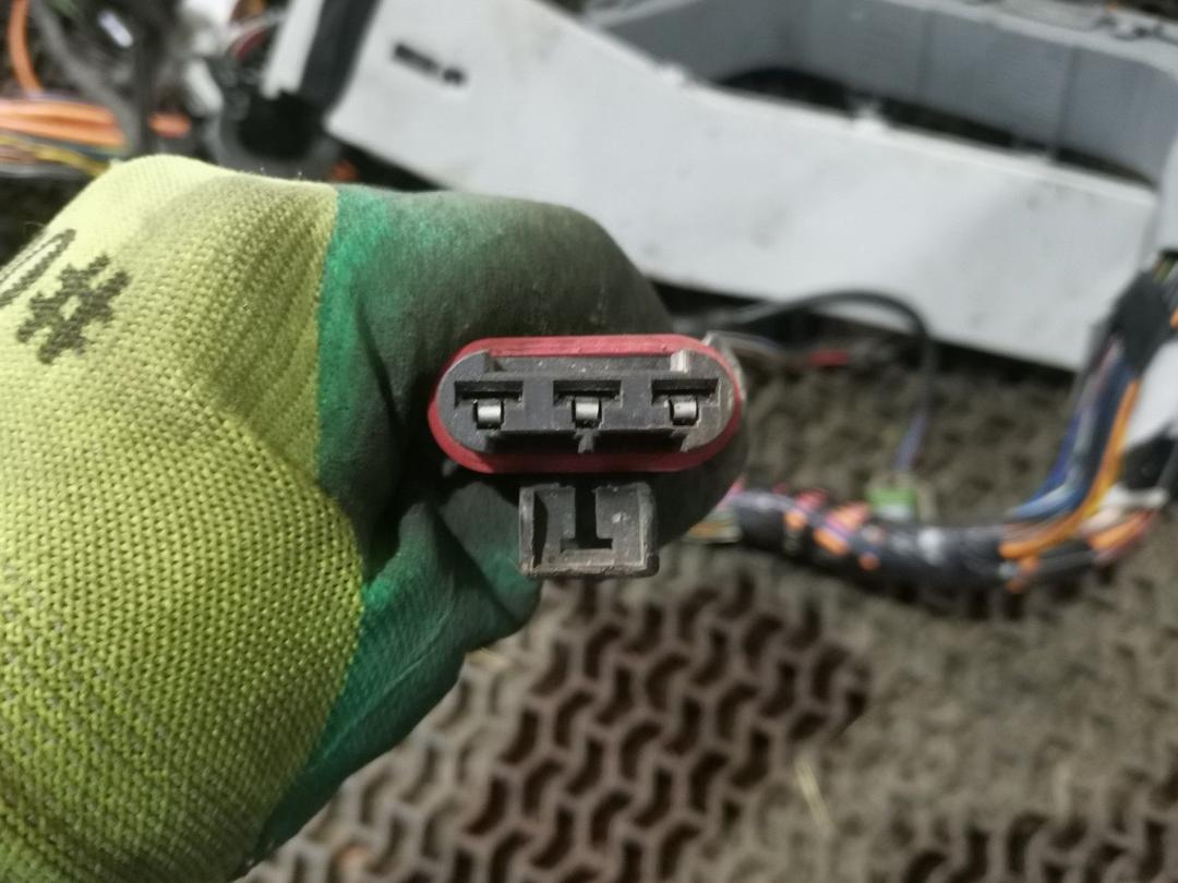 Проводка салона U4I0HE Opel Zafira - Фото 11