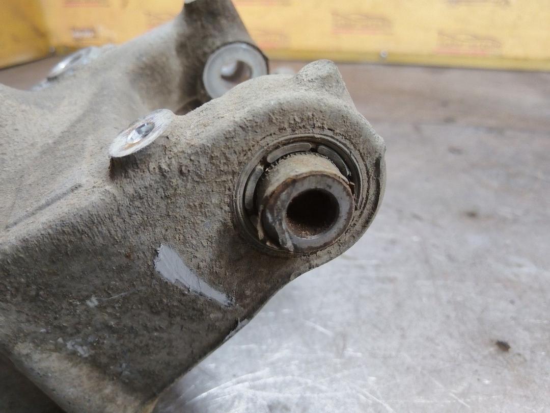 Кулак задний правый E0TCF1 Volkswagen Passat купить