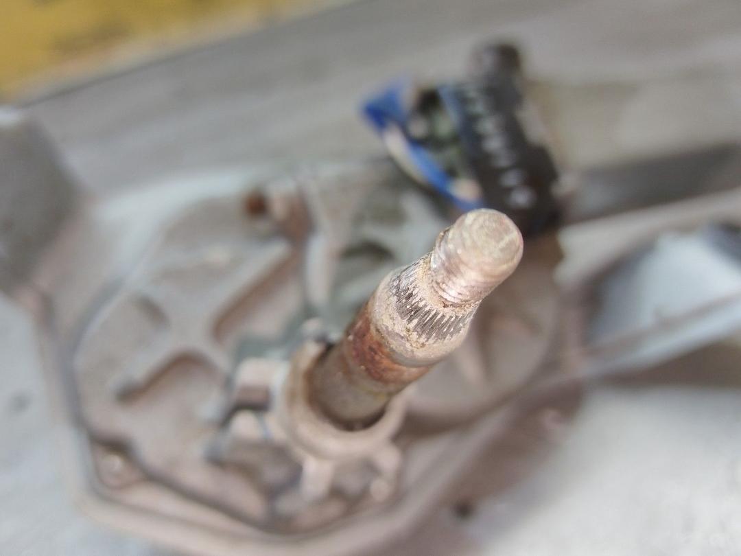 Моторчик заднего стеклоочистителя (дворника) EGN19A Kia Sorento - Фото 2