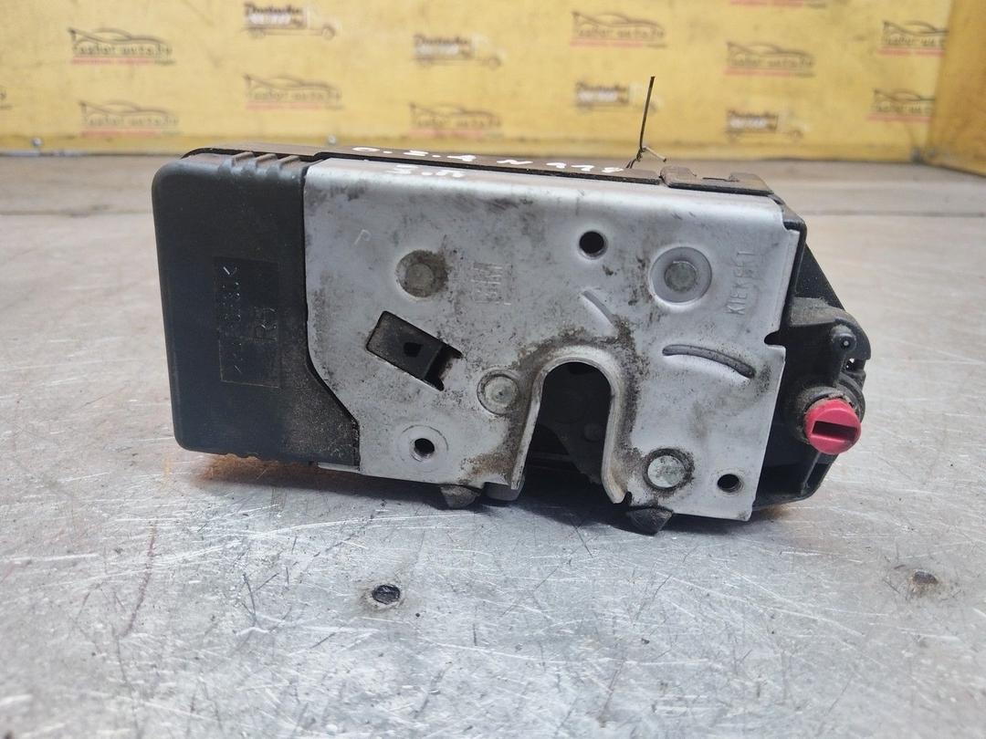 Замок двери задней правой BRRN5O Opel Zafira