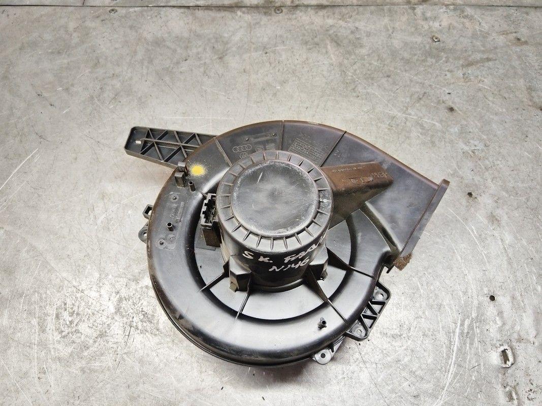 Моторчик печки V4NVLY Skoda Fabia купить с доставкой