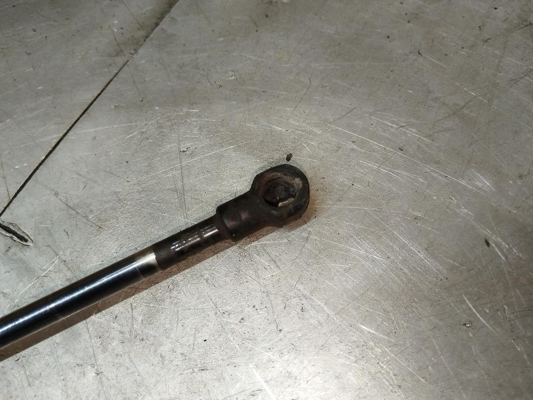 Амортизатор капота 3OP9O5 Volvo V40 - Фото 2