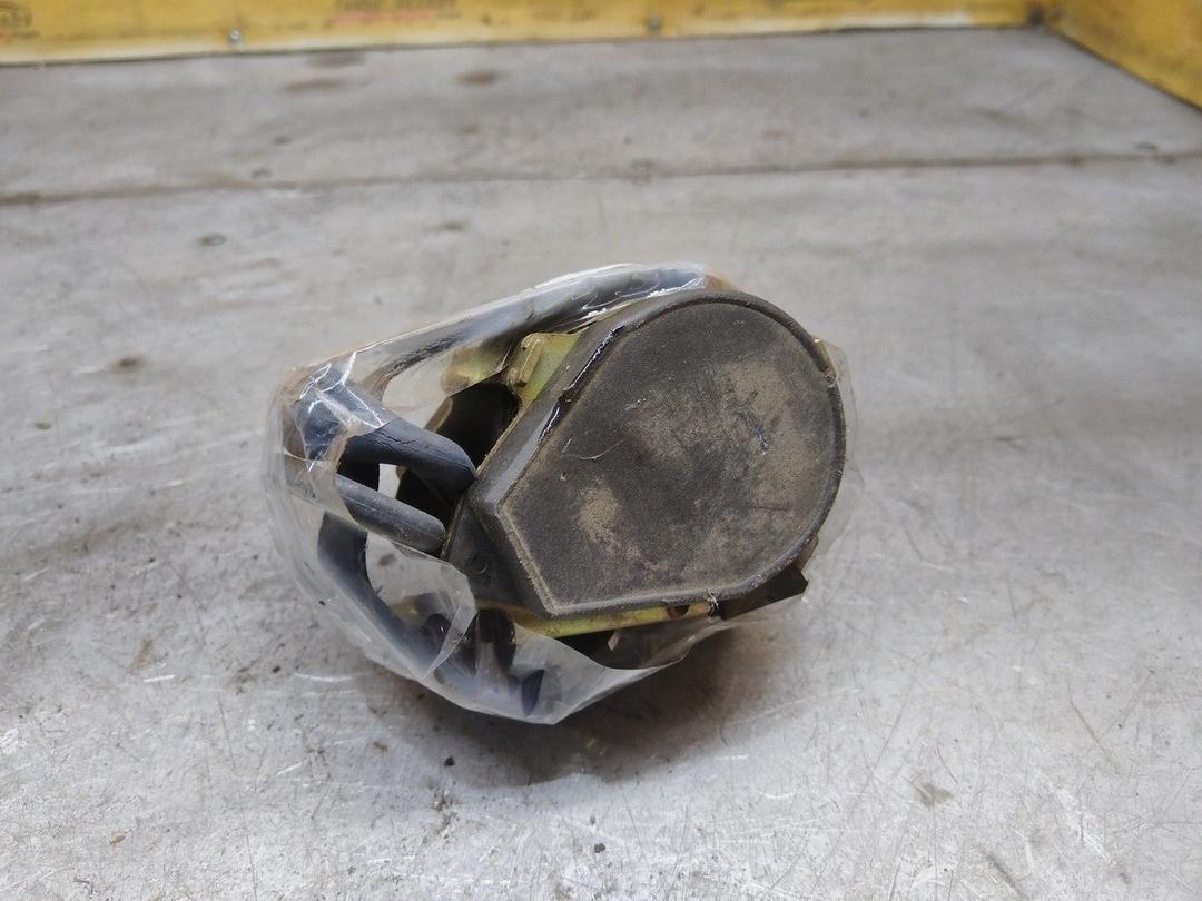 Ремень безопасности задний левый 51QJ3S Peugeot 307 купить