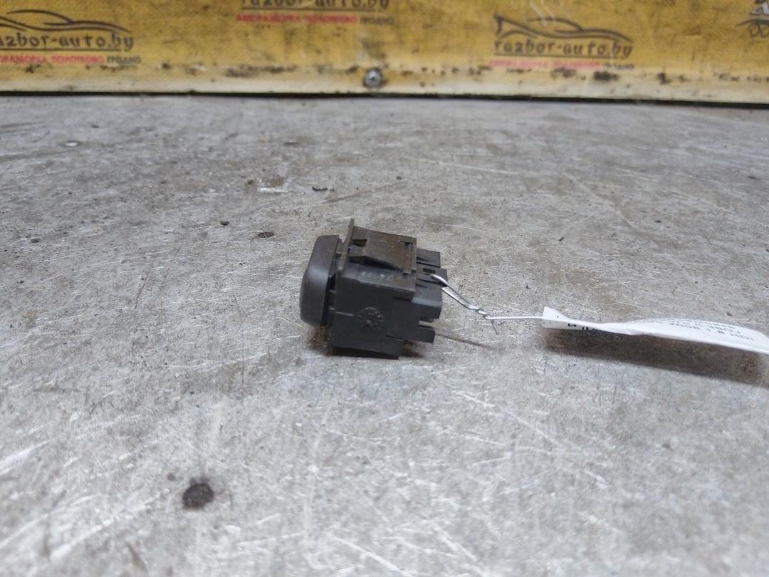 Кнопка стеклоподъемника переднего правого IL38OJ Citroen Berlingo купить на авторазборке