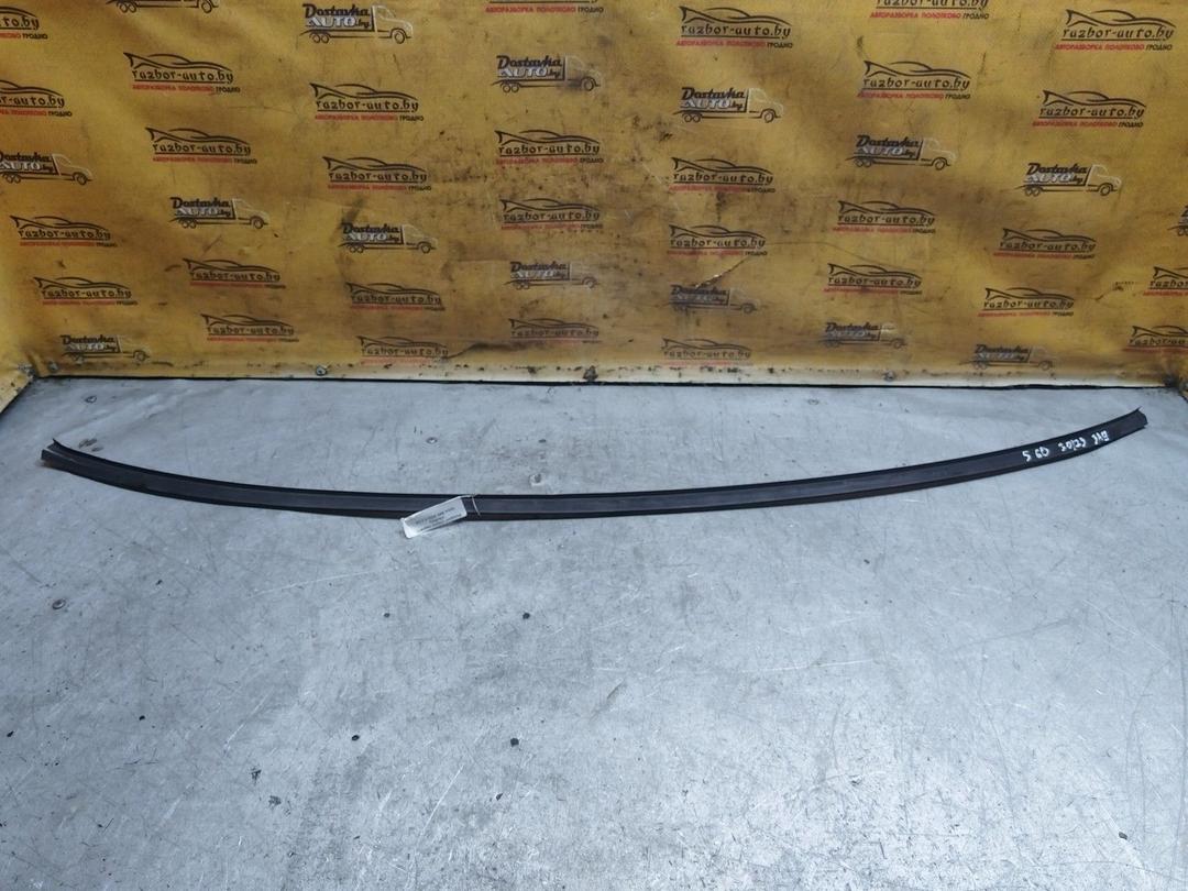 Молдинг стекла заднего VQJAKC Volvo S60