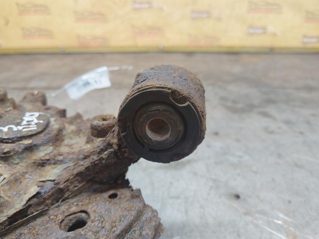 Цапфа задняя (ось ступицы) 9N9OAF Peugeot 607 купить в магазине запчастей бу