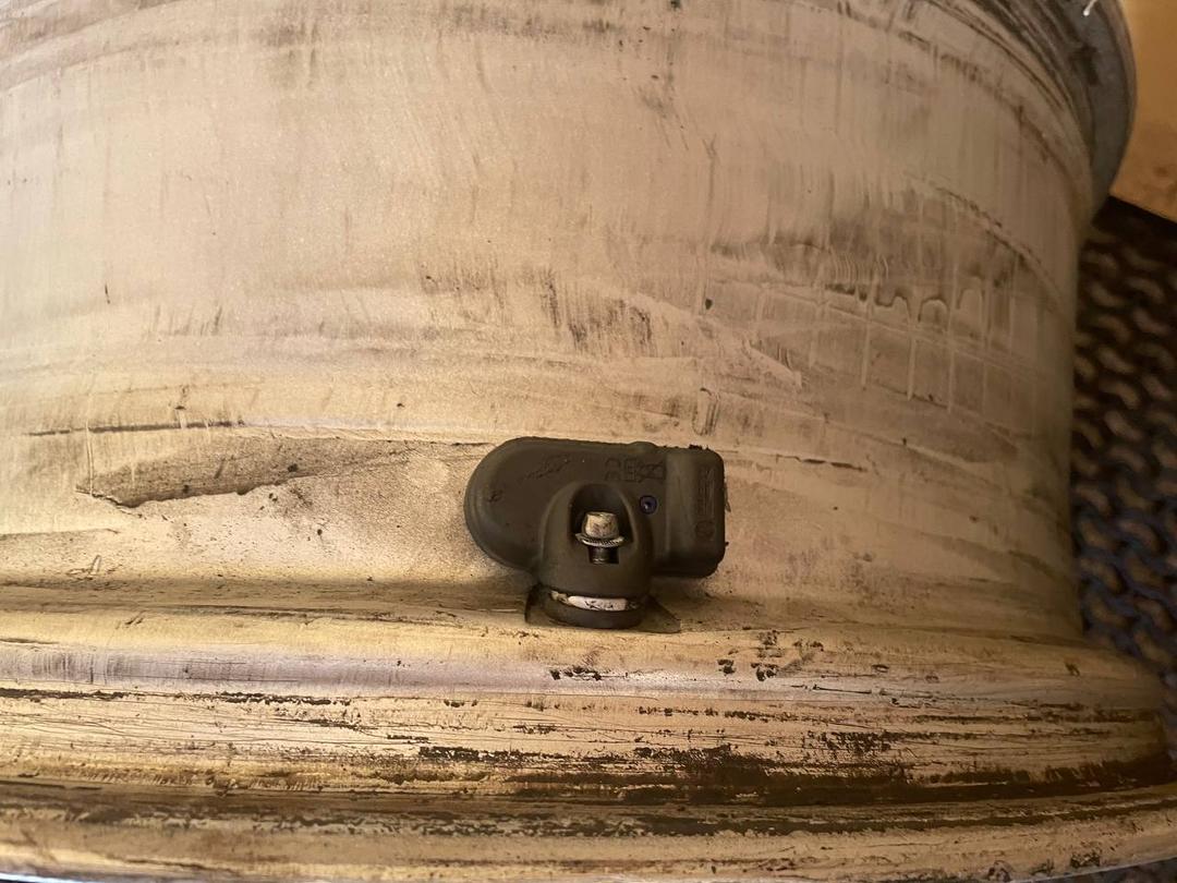 Диск литой R18, 5x120 Opel Insignia 2009 DFJ1GY (комплект) DFJ1GY DFJ1GY Opel Insignia купить бу для вашего авто.