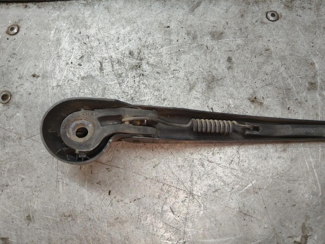 Щеткодержатель задний P3JZGM Volkswagen Golf купить с доставкой