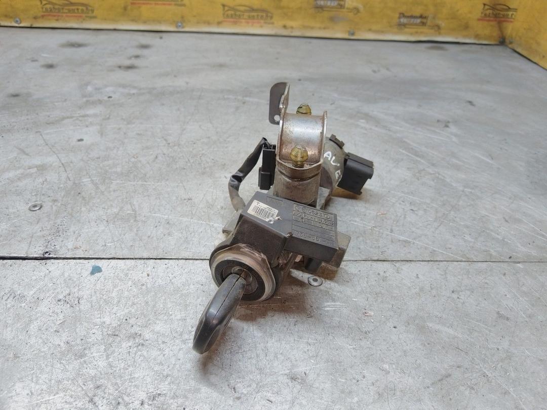 Замок зажигания ONH8HB Toyota Avensis