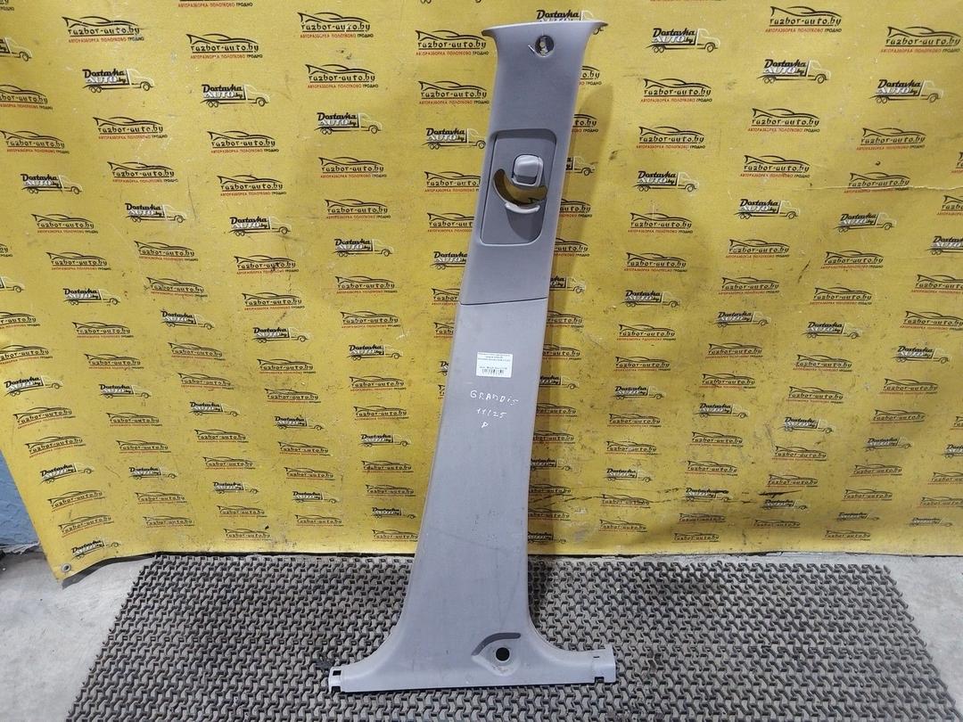 Обшивка стойки центральной правой OAEK2S Mitsubishi Grandis