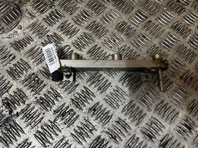 Топливная рампа EEEDH8 Opel Corsa купить в магазине запчастей бу