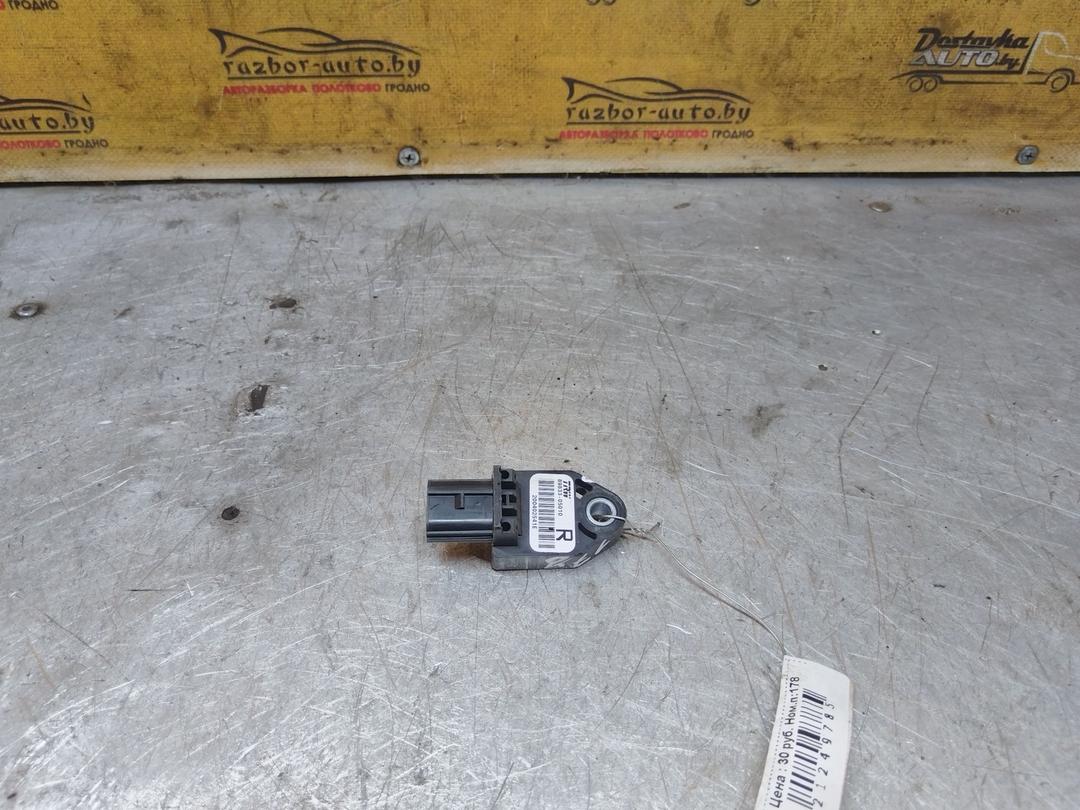 Датчик удара OGUQC8 Toyota Avensis купить с доставкой