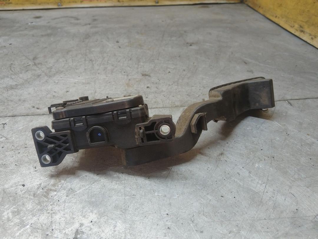 Педаль газа 4L6AWF Renault Laguna купить на авторазборке