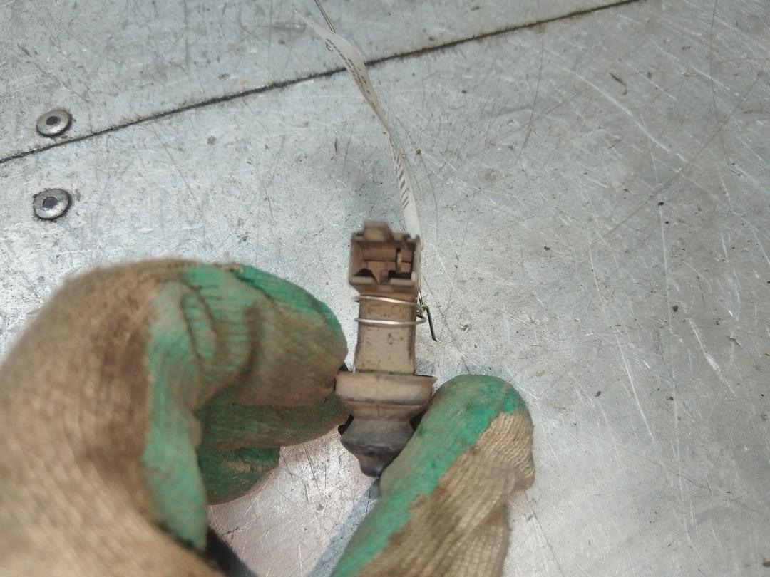 Выключатель концевой (концевик) Z6988B Audi A4 купить с доставкой