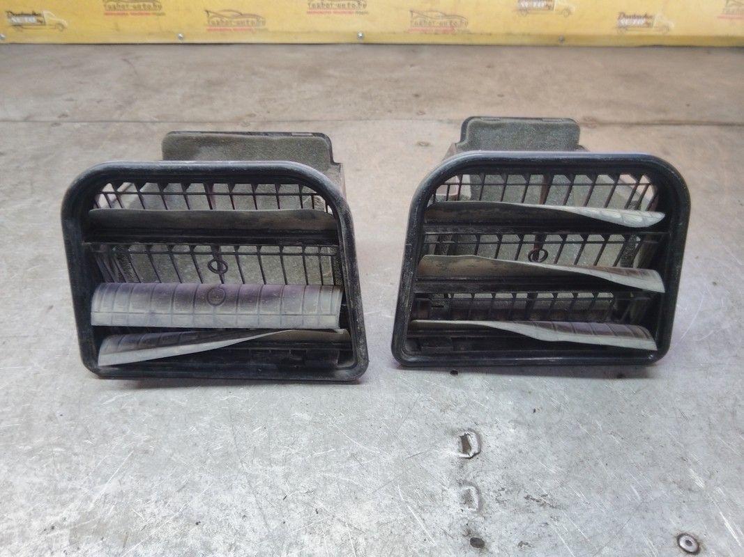 Решетка вентиляции кузова EEWB95 Volvo V70 - Фото 4