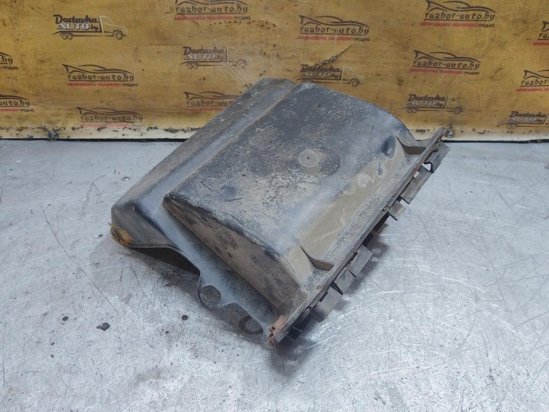 Решетка вентиляции кузова 13K576 Peugeot 605 - Фото 1