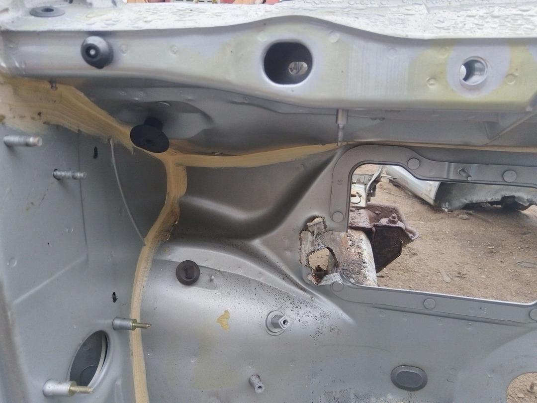 Стакан лонжерона левый RVS8B6 Peugeot 406 купить с доставкой