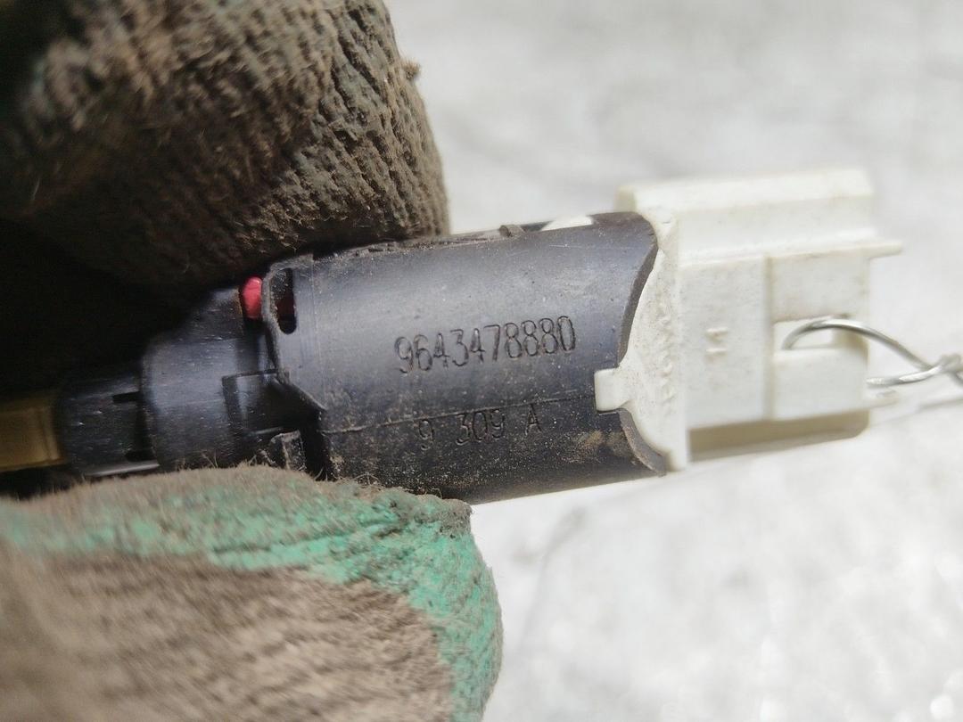 Датчик положения педали тормоза LIXZR8 Peugeot 206 купить в магазине запчастей бу