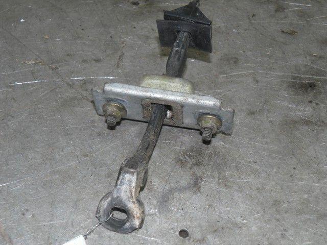 Ограничитель открывания двери передней 4QJ41M Mazda Premacy купить на авторазборке