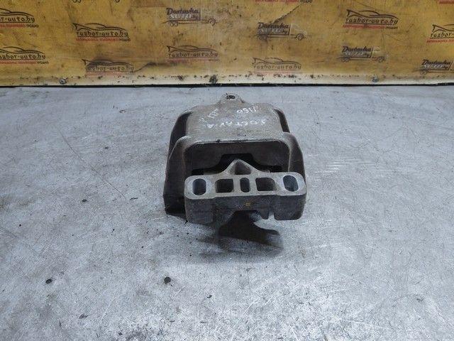 Подушка крепления двигателя WQK4XI Skoda Octavia
