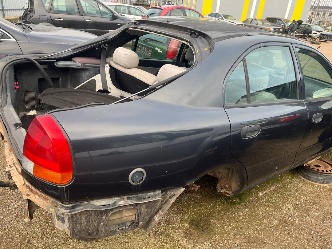 Крыло заднее правое XQ1V6O Mitsubishi Carisma купить