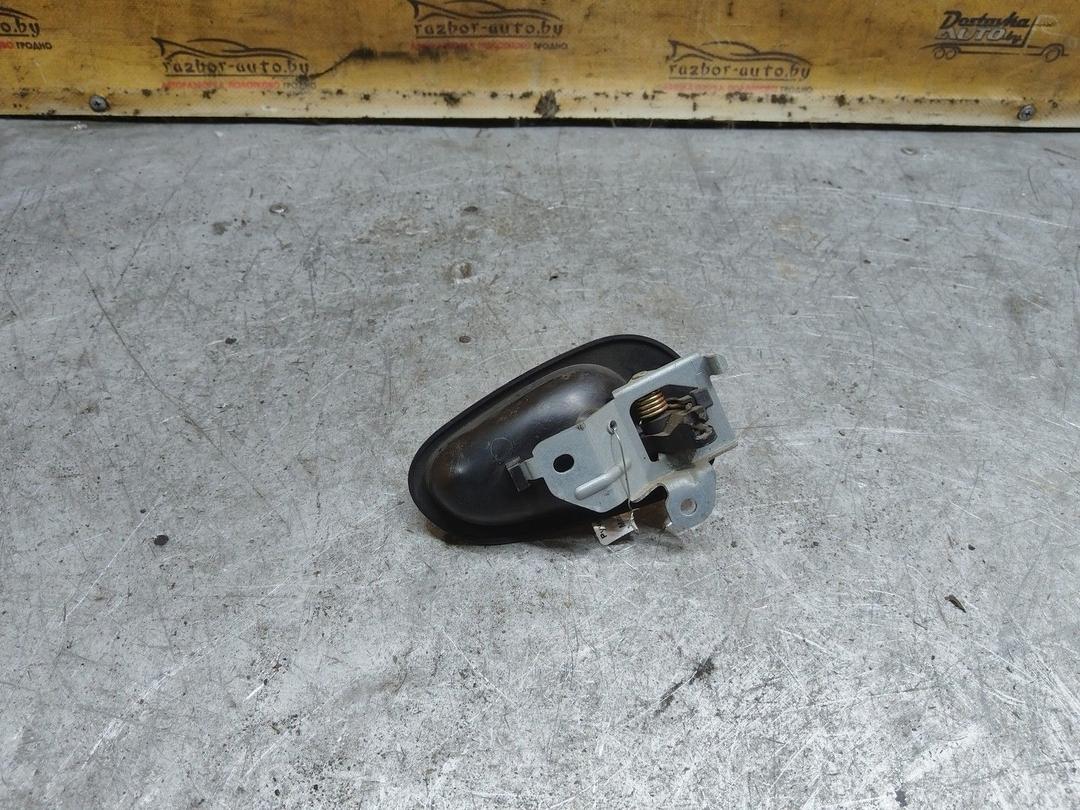 Ручка внутренняя передняя левая HK6RC6 Mitsubishi Carisma купить в магазине запчастей бу