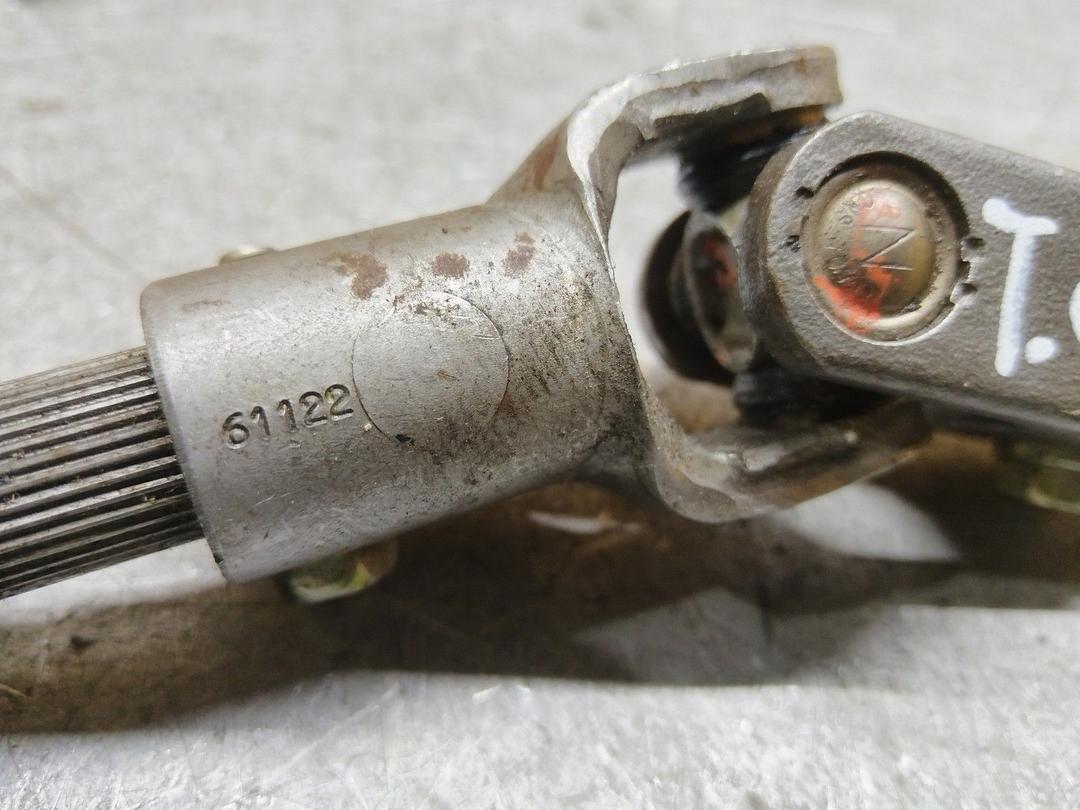 Рулевой карданчик LNMKZX Toyota Corolla Verso купить в магазине запчастей бу