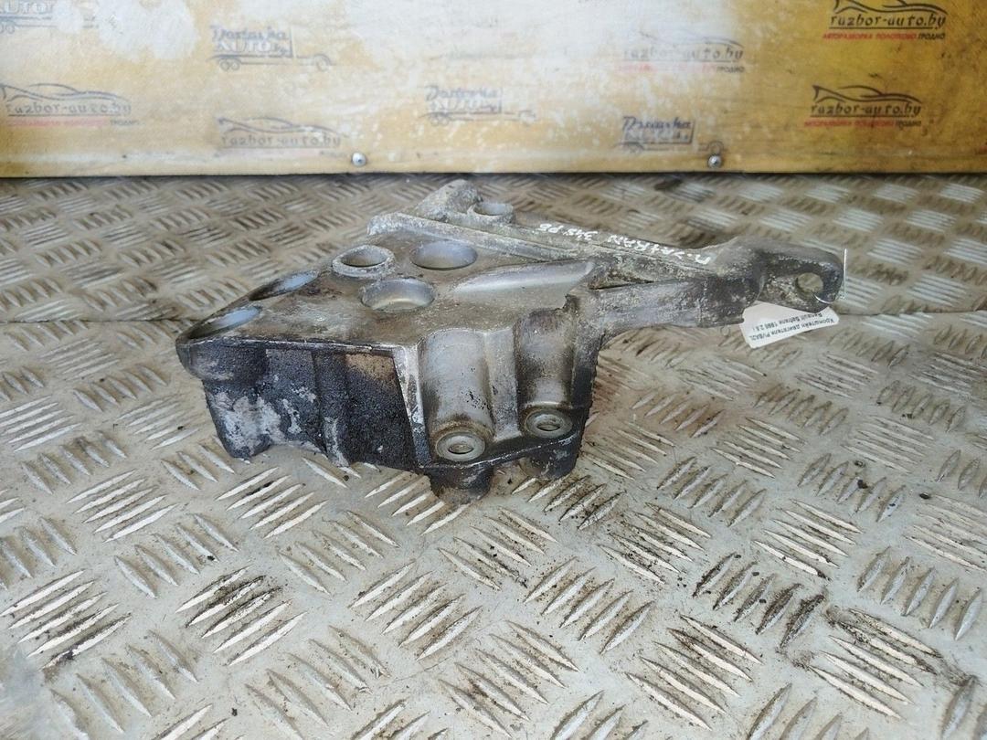 Кронштейн двигателя PVBA2L Renault Safrane купить на авторазборке