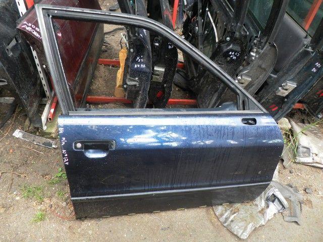 Стекло двери передней правой LNG51C Audi 80