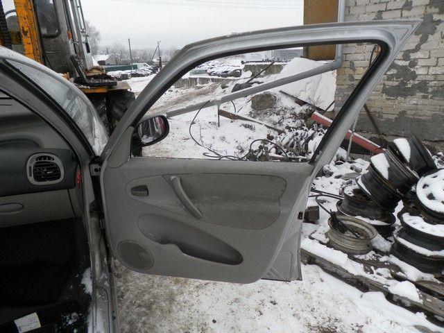 Обшивка двери передней правой (дверная карта) 5ZKE8V Citroen Xsara Picasso