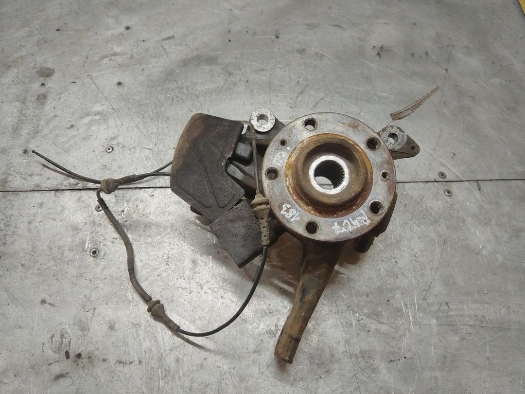 Кулак поворотный правый DT0025 Peugeot 407