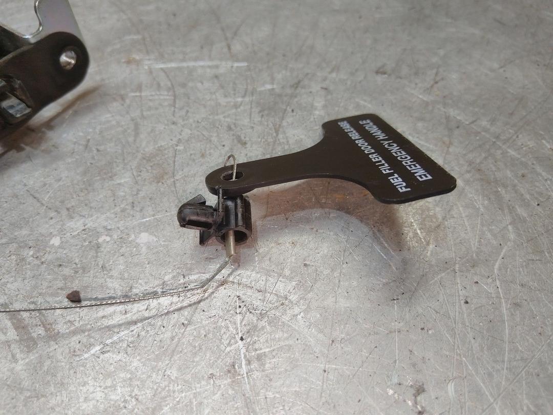 Активатор замка крышки топливного бака OQ1W62 Kia Sorento купить в магазине запчастей бу