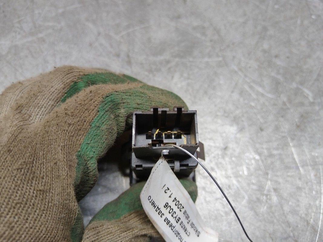 Кнопка подогрева заднего стекла BY30J6 Skoda Fabia купить