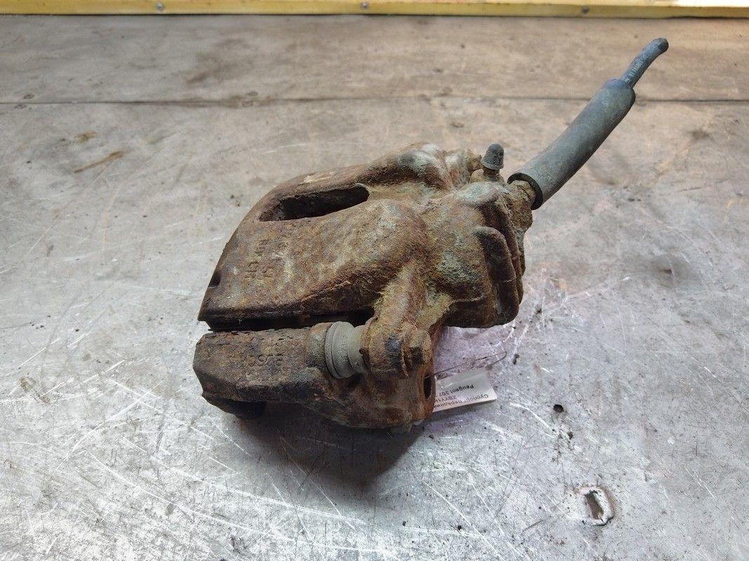 Суппорт передний правый ZBYY1H Peugeot 307 купить с доставкой