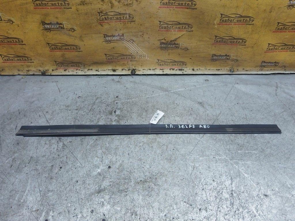 Молдинг стекла двери задней правой наружный 0Z1XG9 Audi 80 - Фото 1