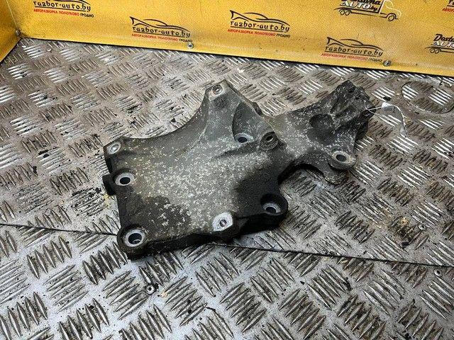 Кронштейн генератора 4W4GJK Volkswagen Touran