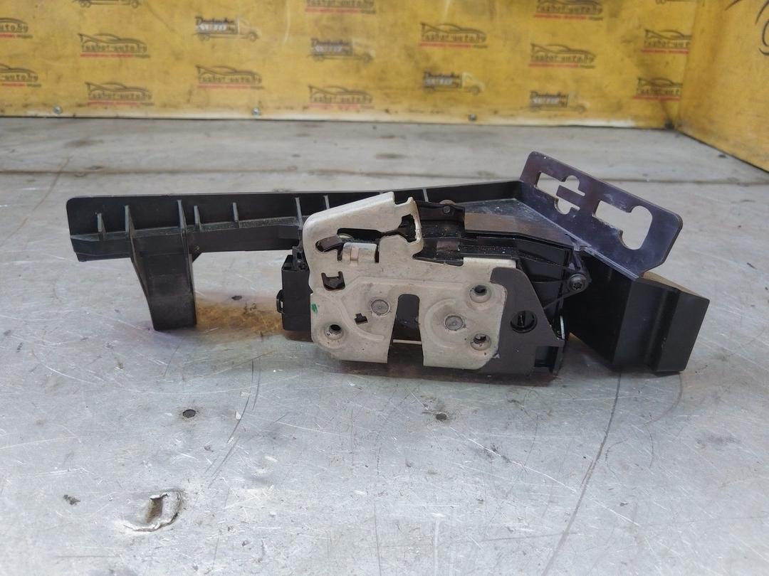 Замок двери задней левой 4EBRWI Ford Fusion