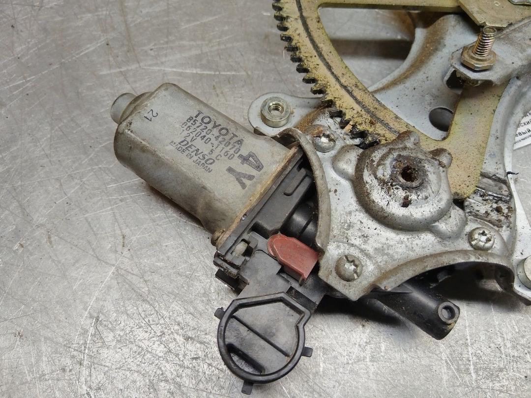 Стеклоподъемник электрический передний левый I77YDE Toyota Avensis Verso - Фото 4