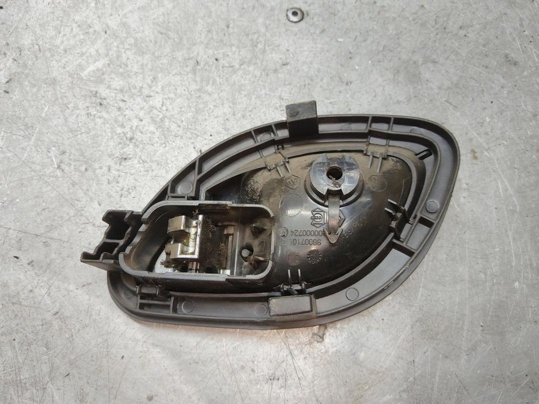 Ручка внутренняя задняя правая 4I3ZL0 Renault Laguna купить в магазине запчастей бу