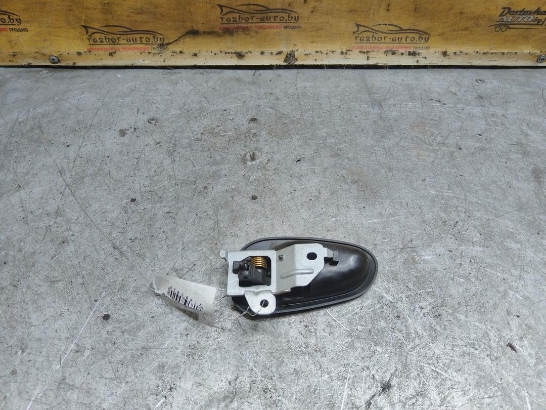 Ручка внутренняя передняя правая SX7JR8 Mitsubishi Carisma купить в магазине запчастей бу