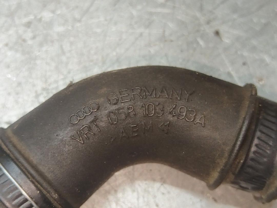 Патрубок вентиляции картера VD5QMF Volkswagen Passat купить в магазине запчастей бу