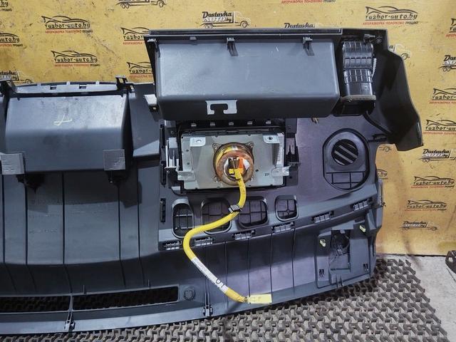 Панель передняя салона (торпедо) GPC2HX Toyota Corolla Verso undefined