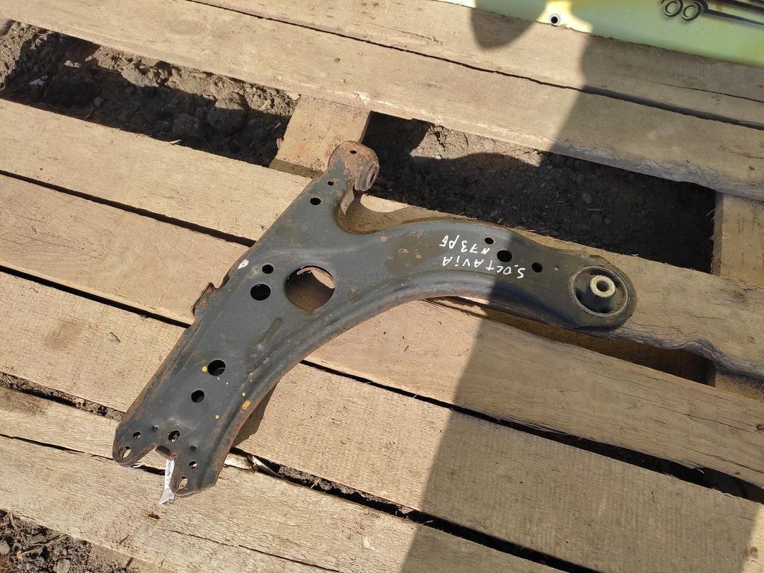 Рычаг передний правый FOB26U Skoda Octavia купить в магазине запчастей бу